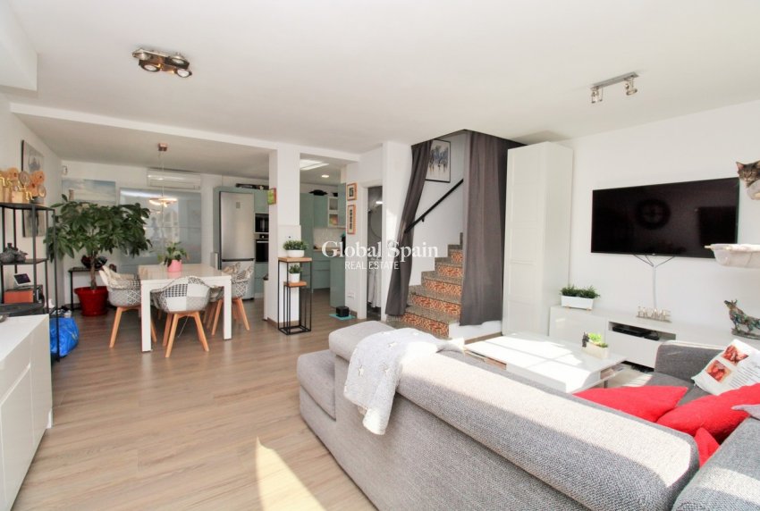 Resale - HOUSE -
VILLAMARTÍN - Costa Blanca