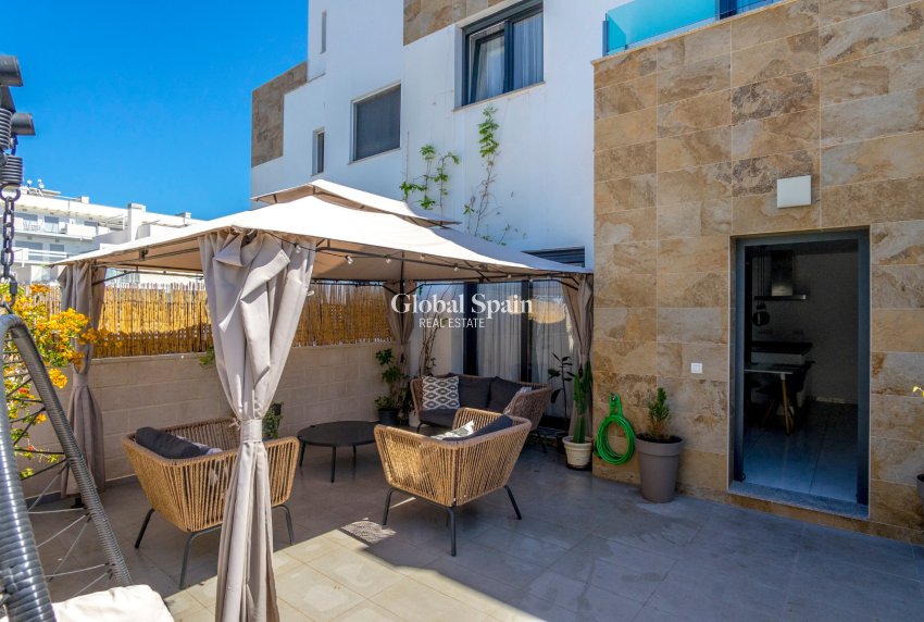 Resale - HOUSE -
VILLAMARTÍN - Costa Blanca