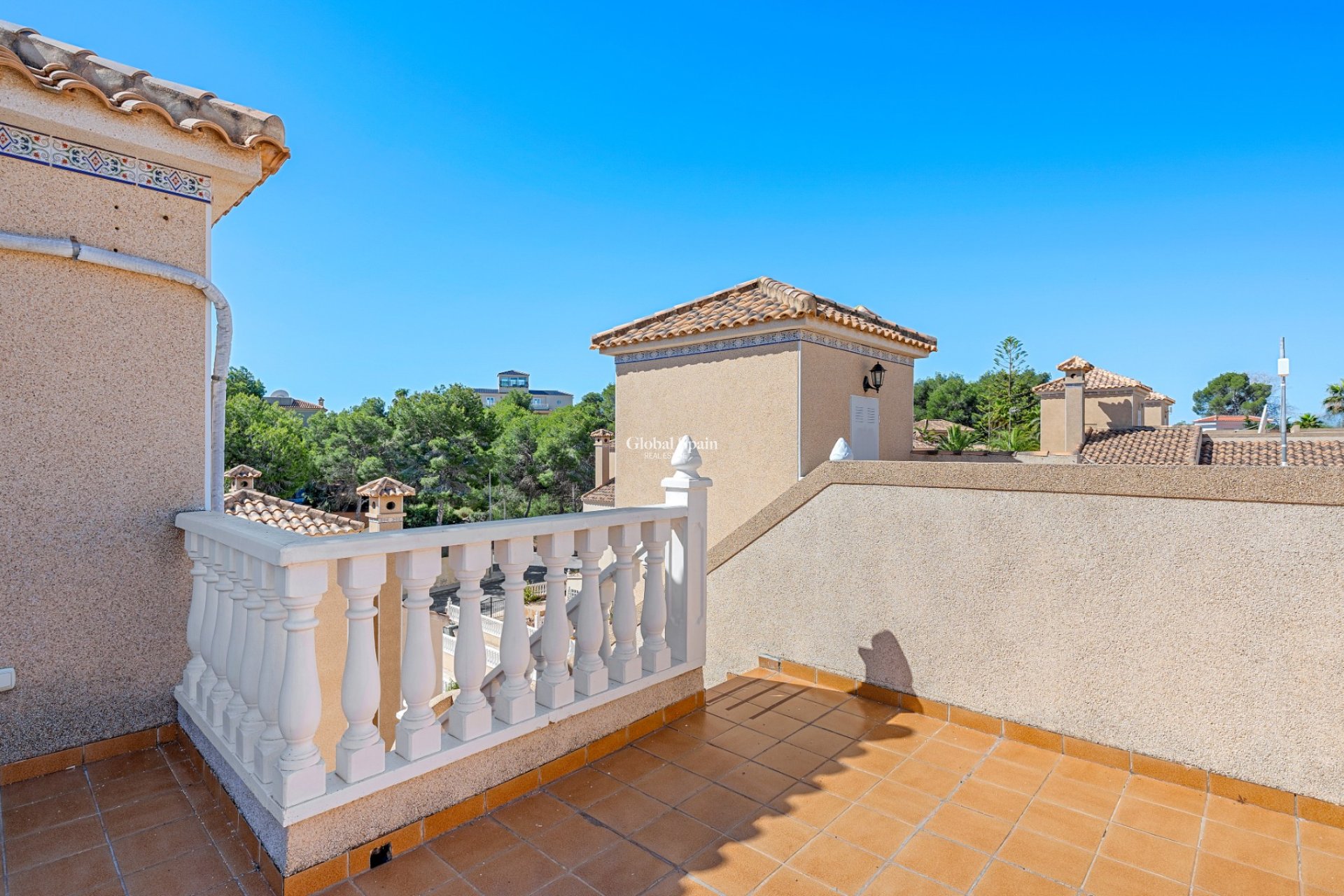 Resale - HOUSE -
Villamartin - Costa Blanca