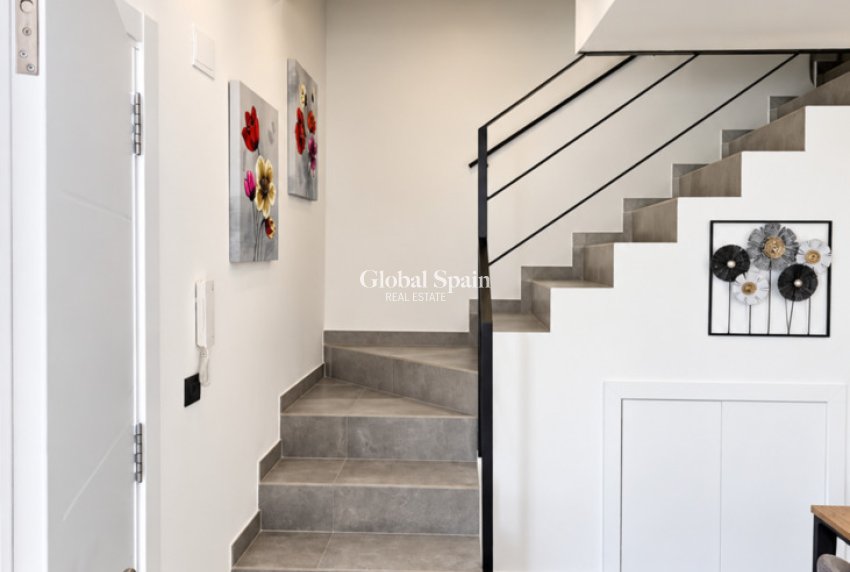 Resale - HOUSE -
VILLAMARTÍN - Costa Blanca
