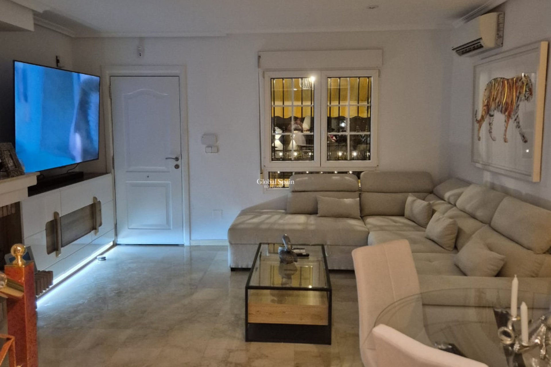 Resale - HOUSE -
VILLAMARTÍN - Costa Blanca