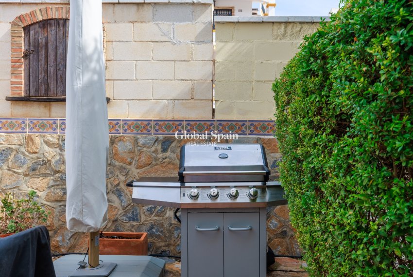 Resale - HOUSE -
VILLAMARTÍN - Costa Blanca