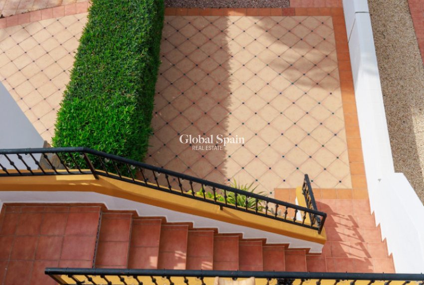 Resale - HOUSE -
VILLAMARTÍN - Costa Blanca
