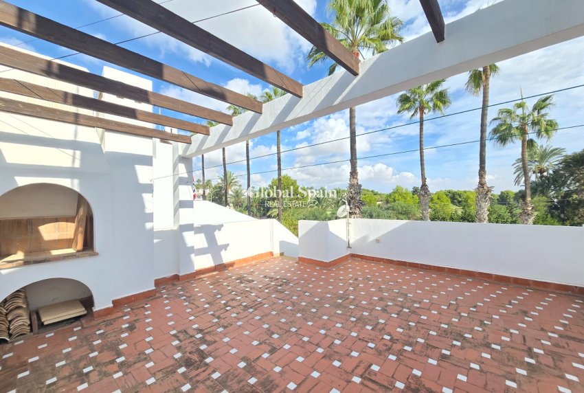Resale - HOUSE -
Villamartin * - Los Dolses *