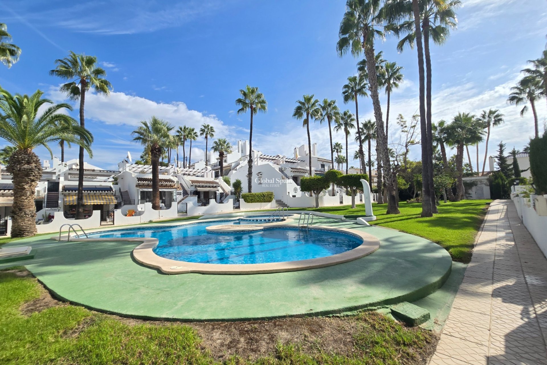 Resale - HOUSE -
Villamartin * - Los Dolses *