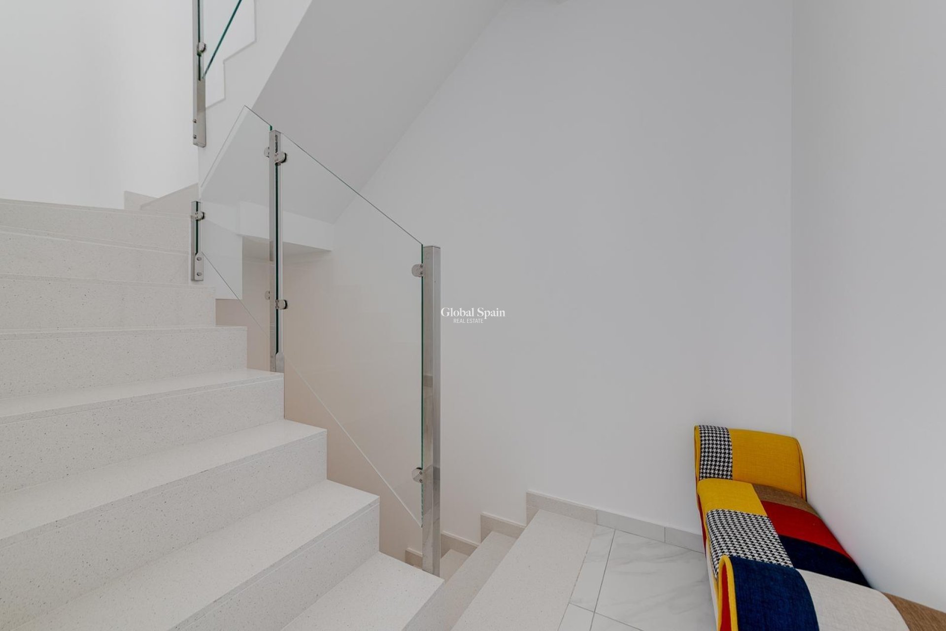 Resale - HOUSE -
VILLAMARTÍN - Orihuela Costa