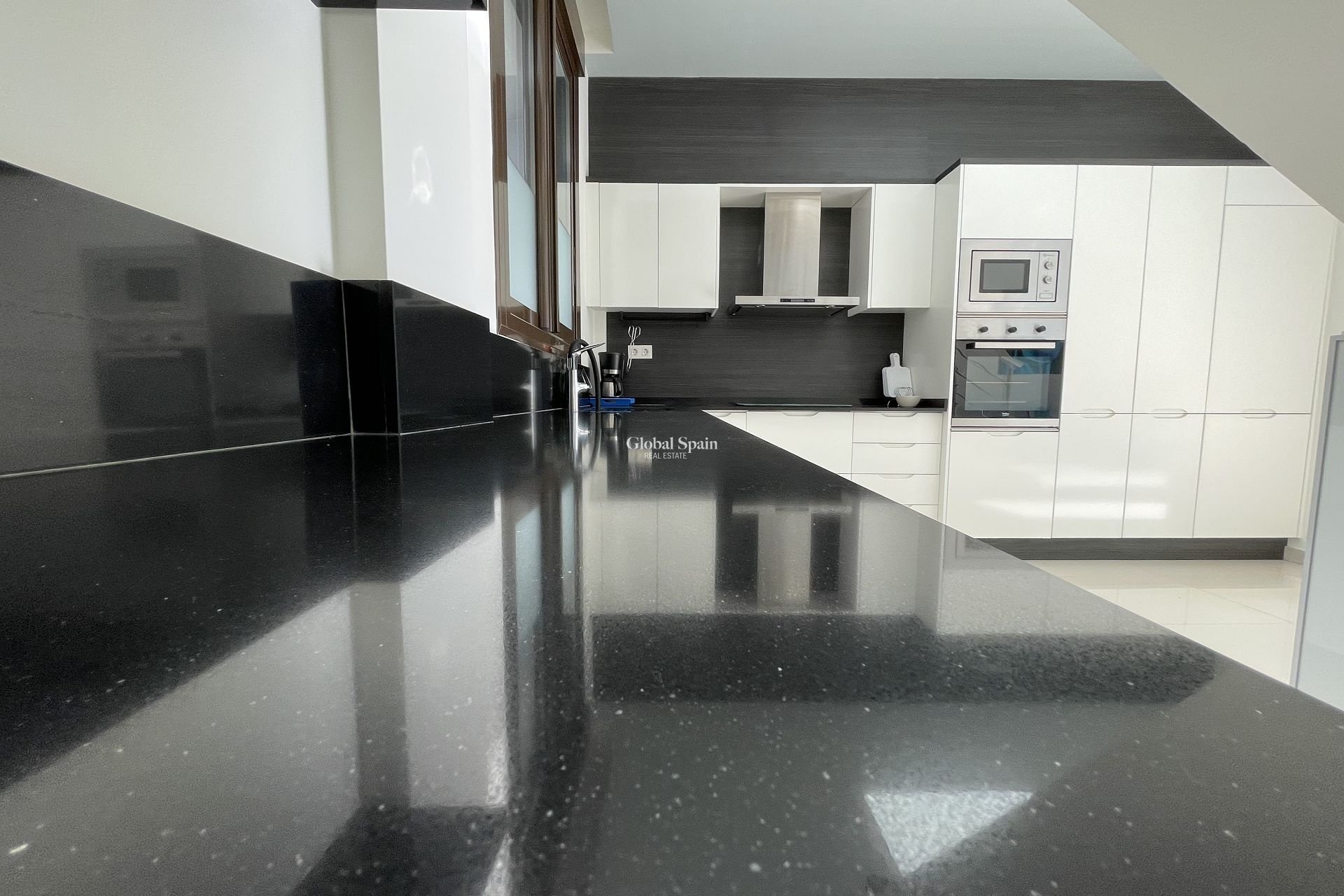 Resale - HOUSE -
VILLAMARTÍN