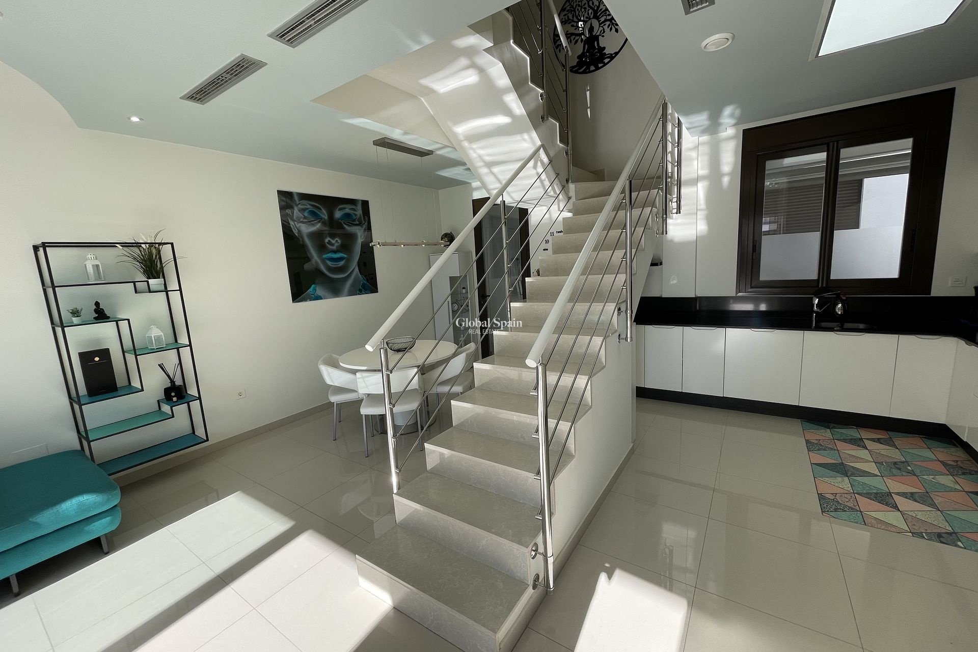 Resale - HOUSE -
VILLAMARTÍN