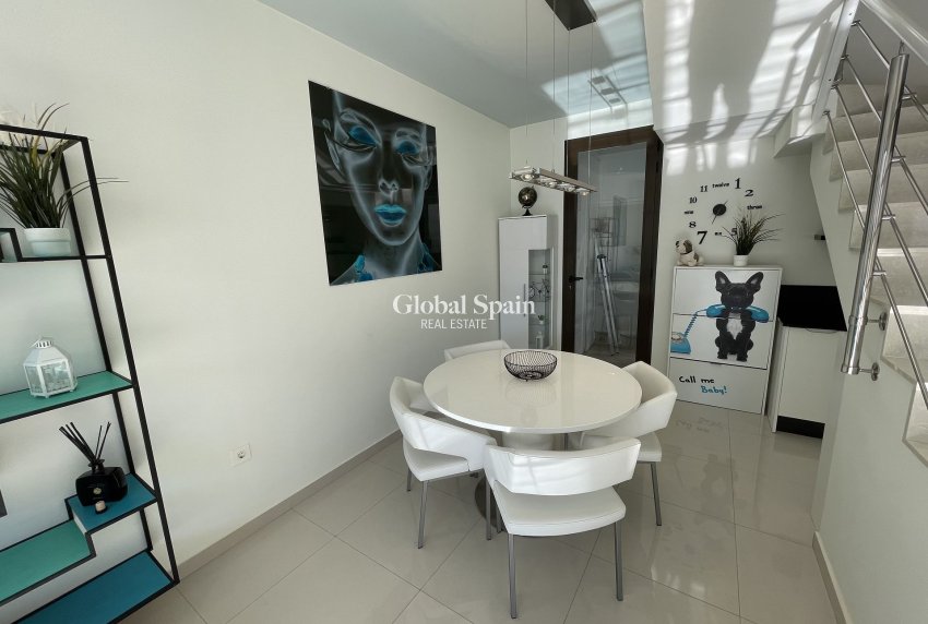 Resale - HOUSE -
VILLAMARTÍN