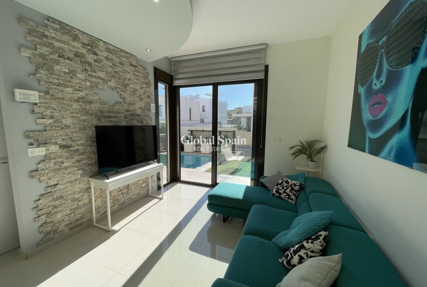 Resale - HOUSE -
VILLAMARTÍN