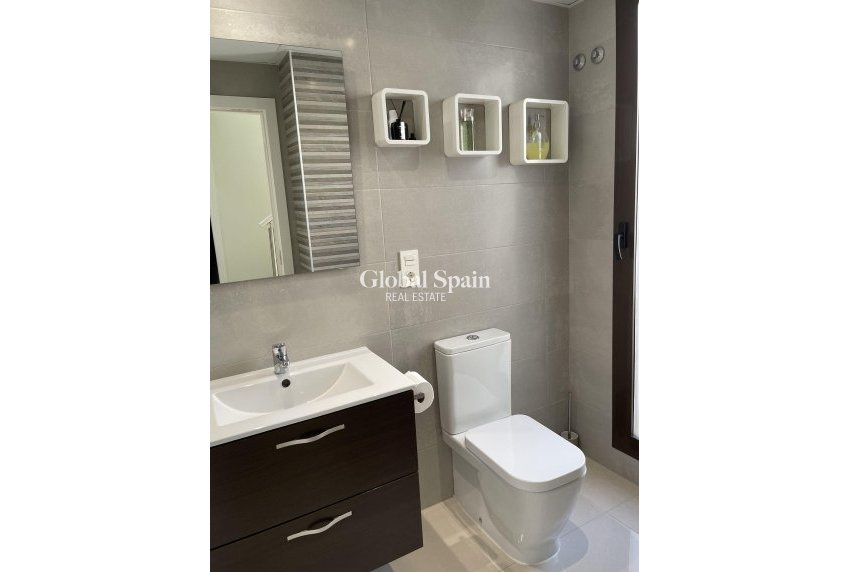 Resale - HOUSE -
VILLAMARTÍN