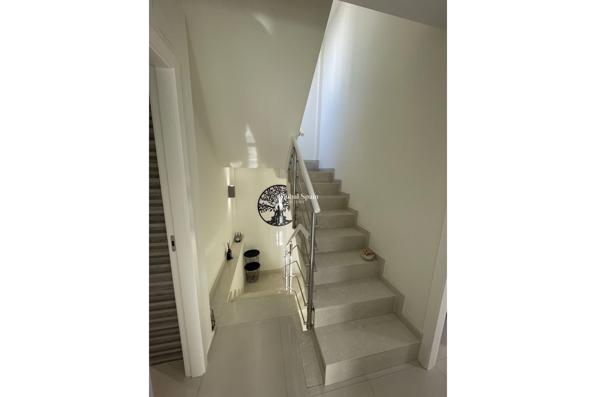 Resale - HOUSE -
VILLAMARTÍN