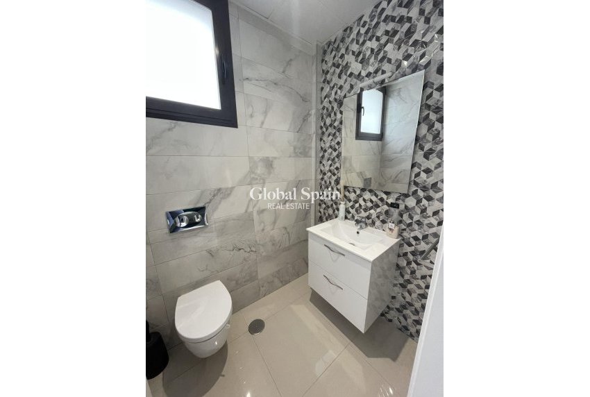 Resale - HOUSE -
VILLAMARTÍN