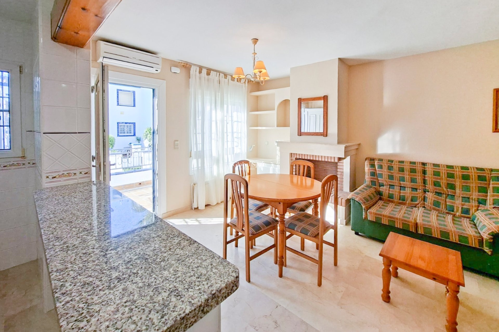 Resale - HOUSE -
VILLAMARTÍN