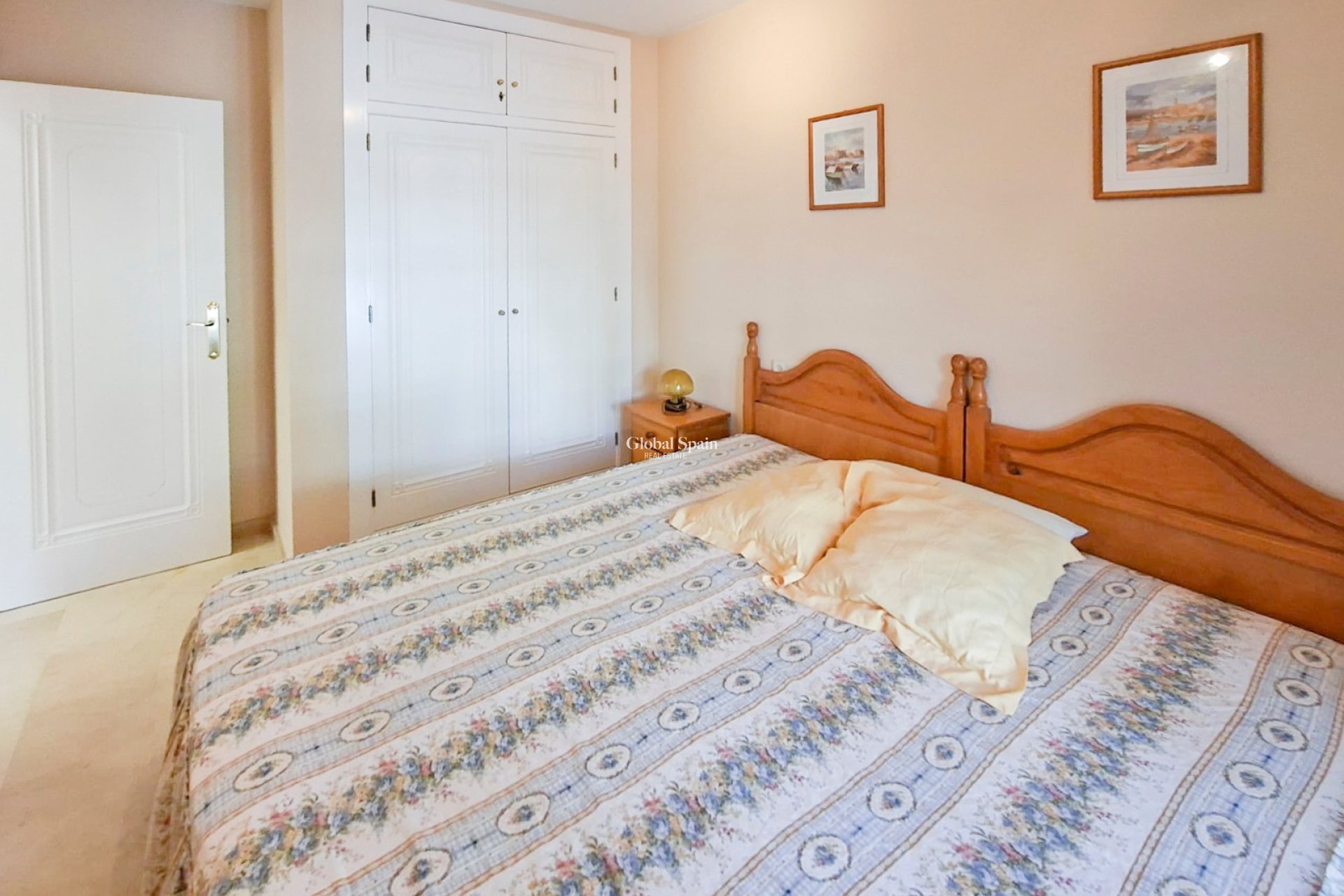 Resale - HOUSE -
VILLAMARTÍN