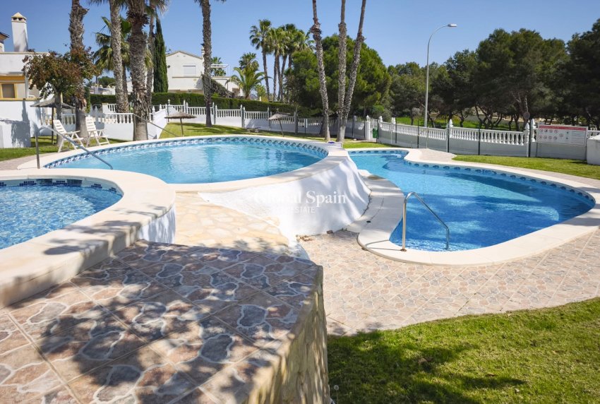 Resale - HOUSE -
VILLAMARTÍN