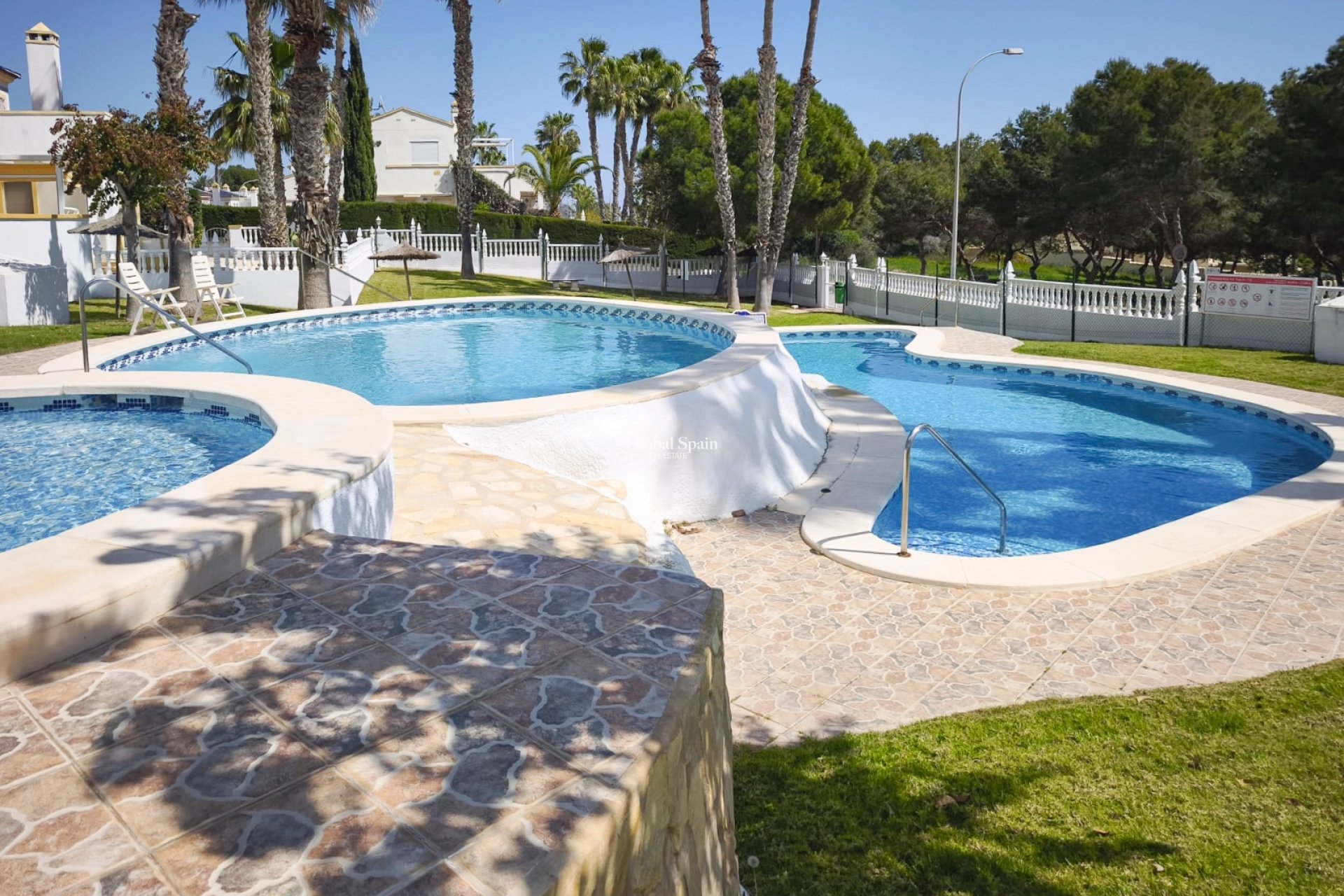 Resale - HOUSE -
VILLAMARTÍN
