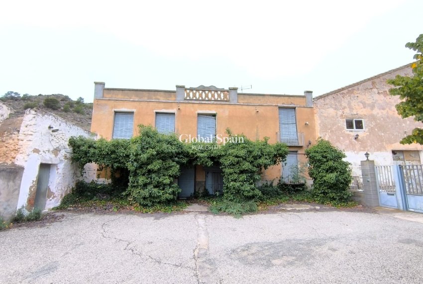 Resale - HOUSE -
VILLENA - Inland