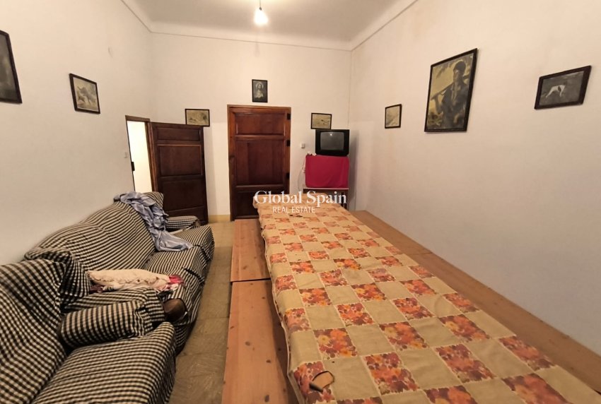 Resale - HOUSE -
VILLENA - Inland