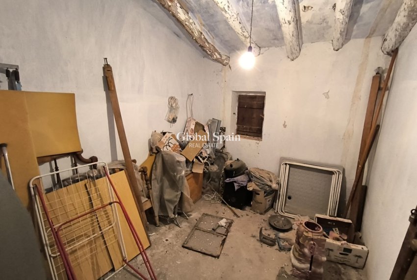 Resale - HOUSE -
VILLENA - Inland