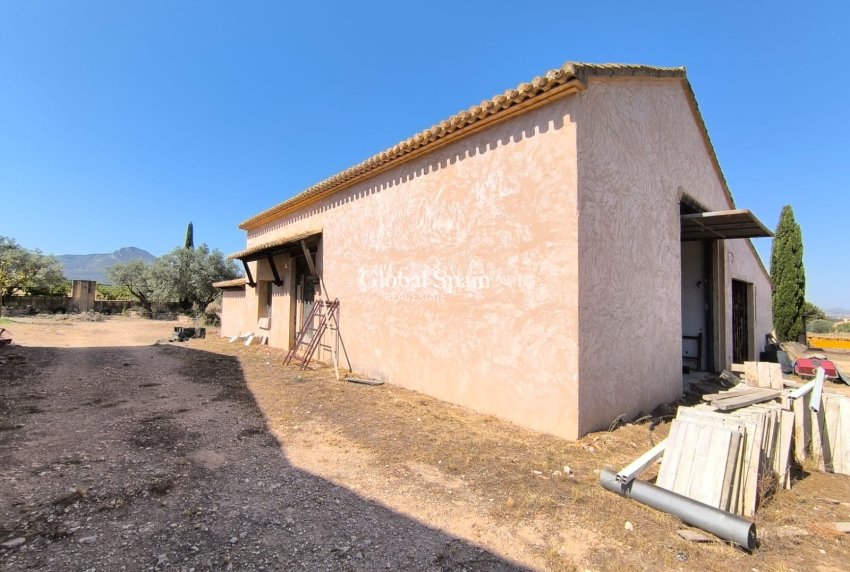 Resale - HOUSE -
VILLENA - Inland