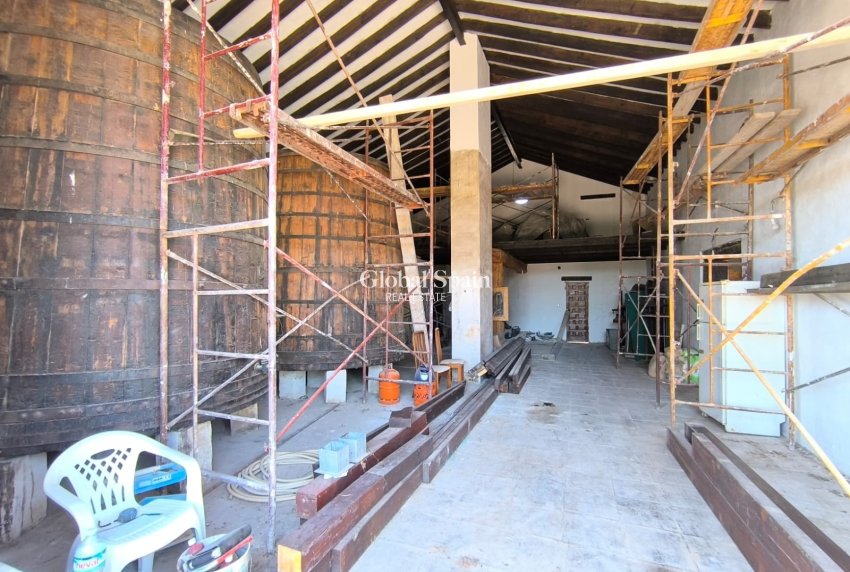 Resale - HOUSE -
VILLENA - Inland