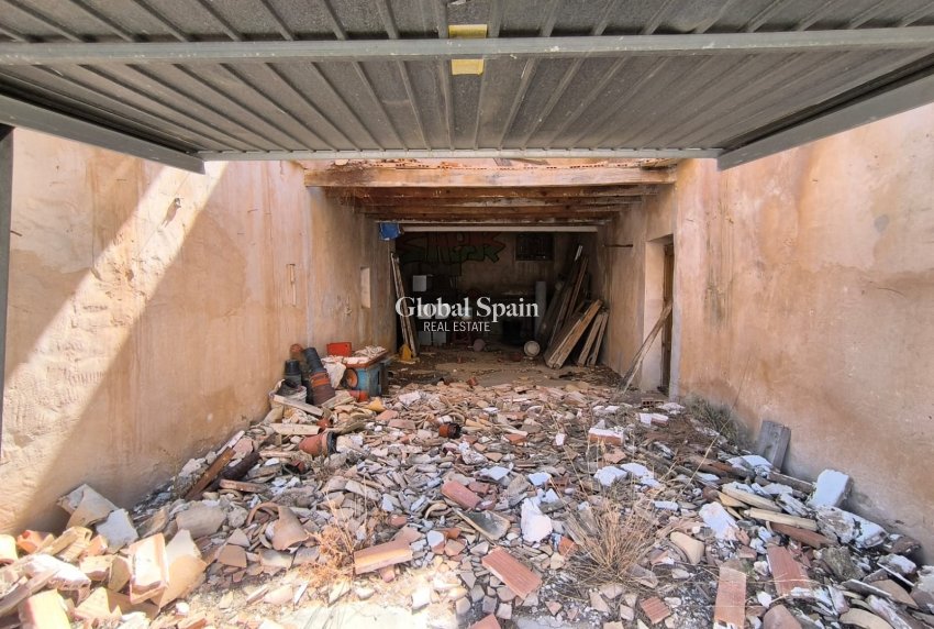 Resale - HOUSE -
VILLENA - Inland