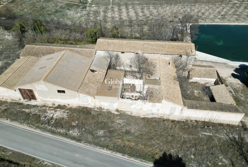 Resale - HOUSE -
VILLENA - Inland