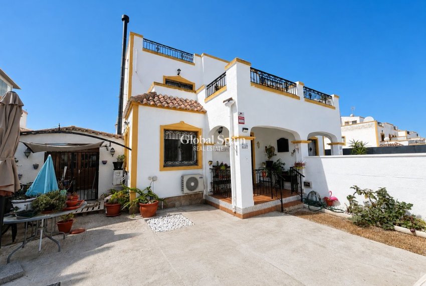 Resale - HOUSE -
VISTABELLA GOLF  - Entre Naranjos