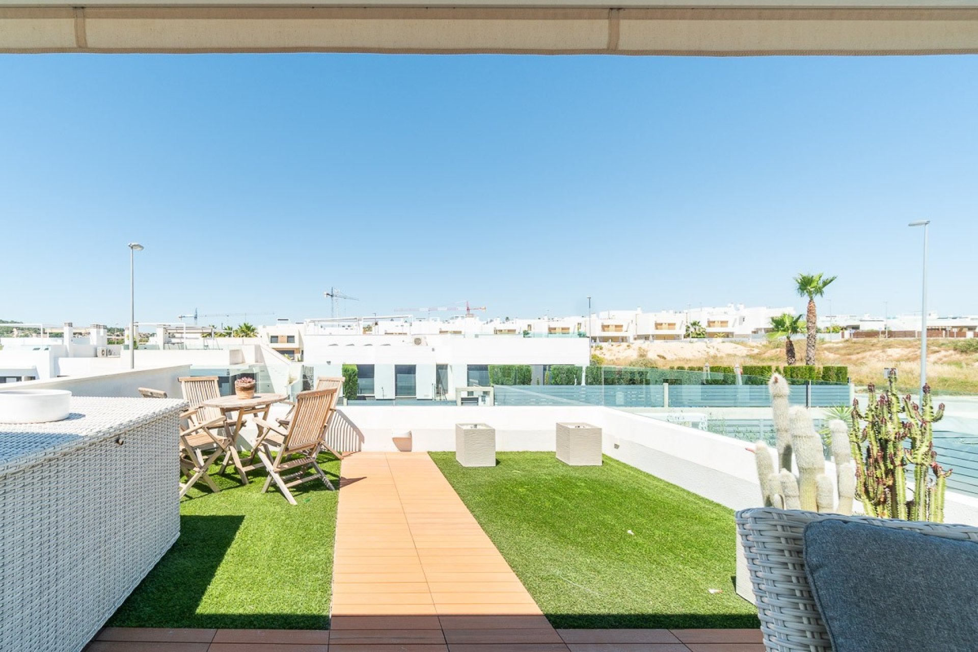 Resale - HOUSE -
VISTABELLA GOLF  - Inland