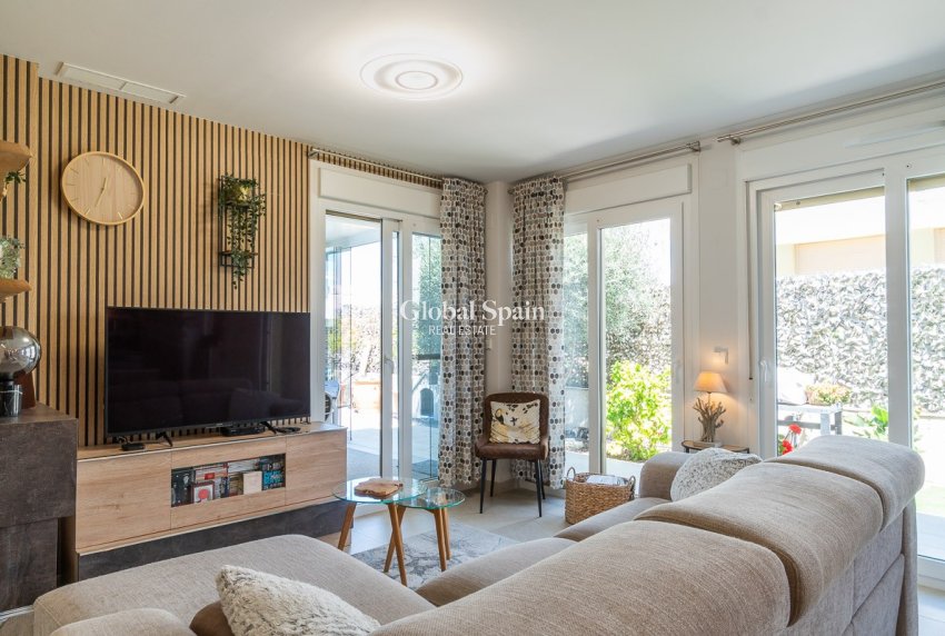 Resale - HOUSE -
VISTABELLA GOLF  - Inland