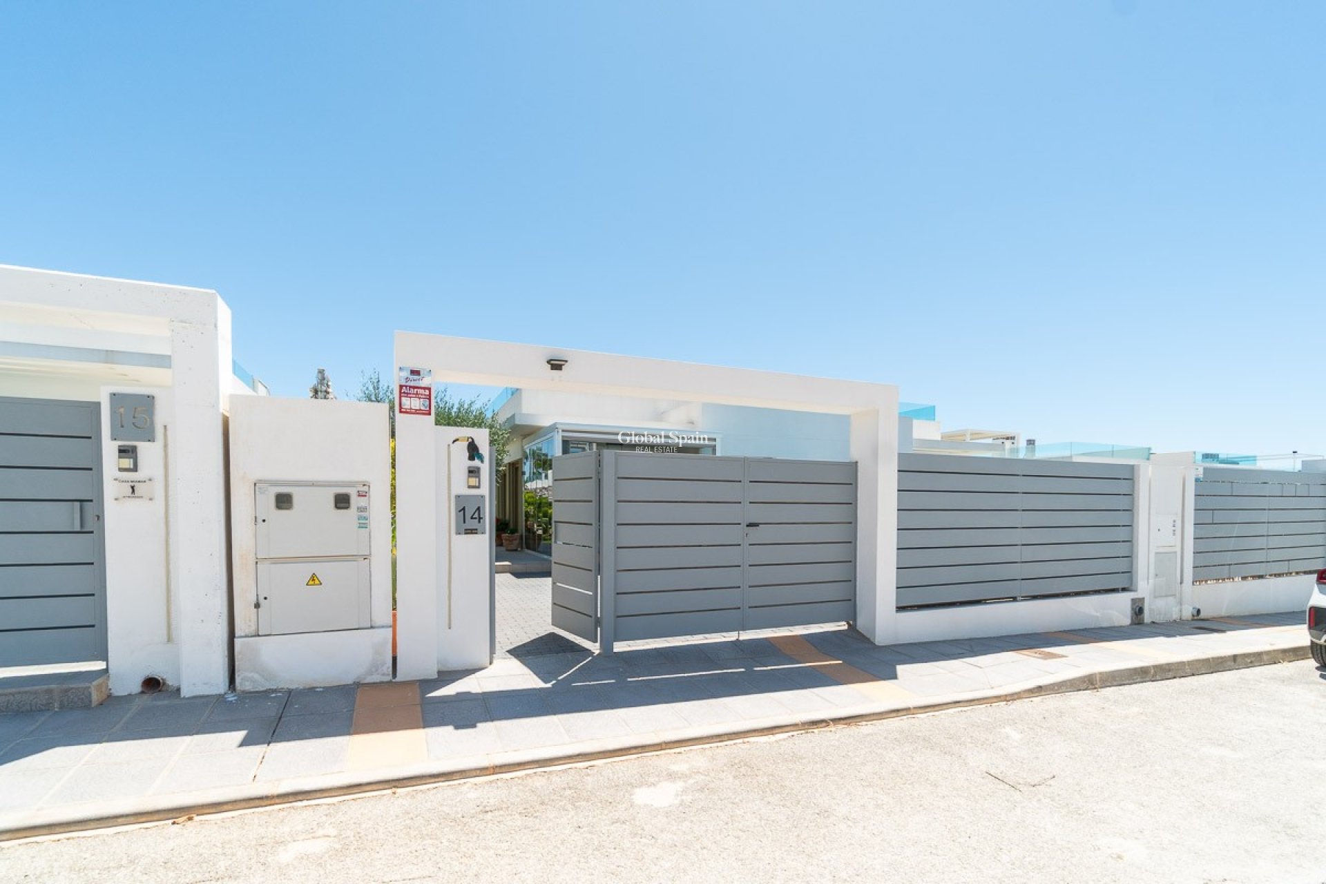 Resale - HOUSE -
VISTABELLA GOLF  - Inland