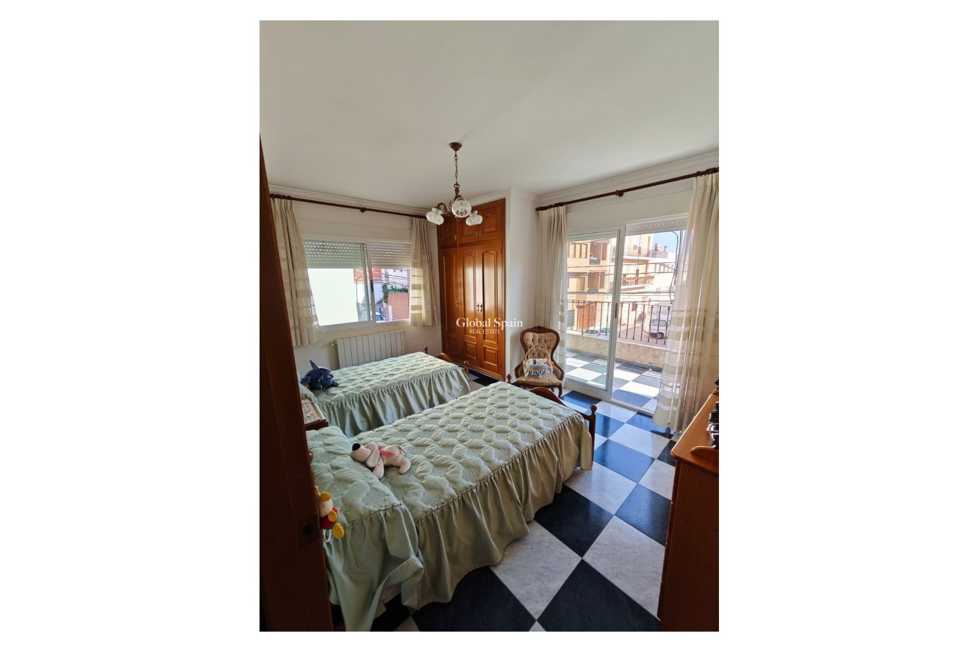 Resale - HOUSE -
XERESA - Pueblo