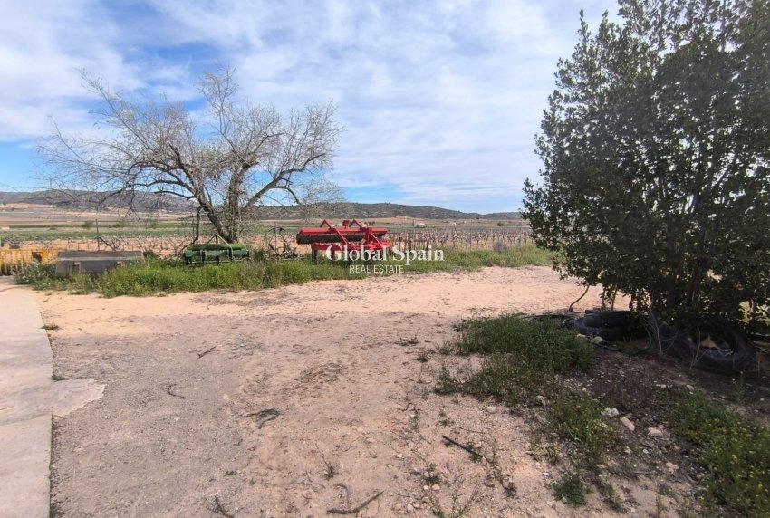 Resale - HOUSE -
YECLA - Inland