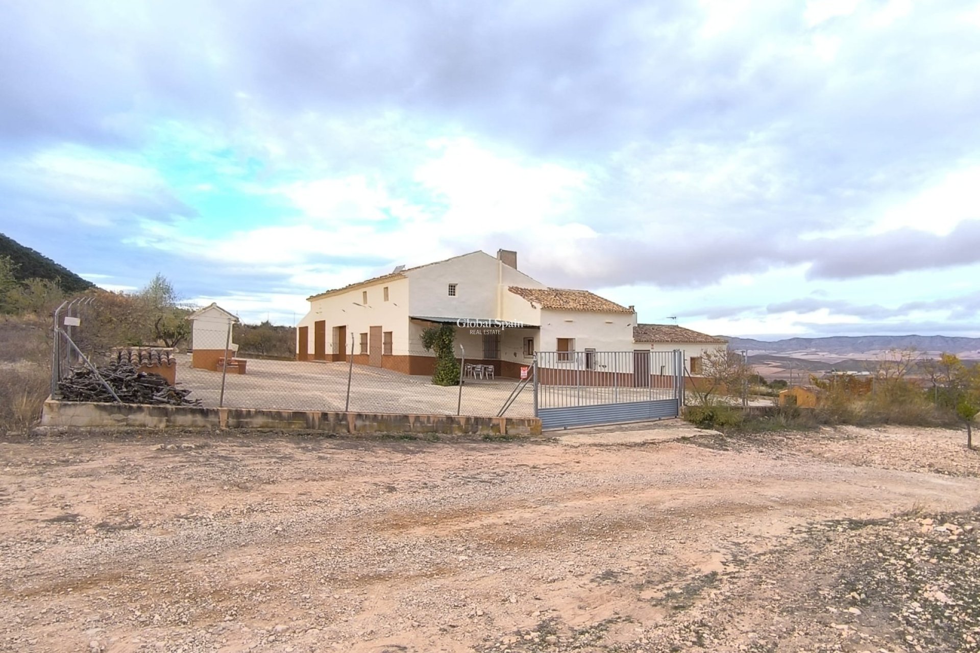 Resale - HOUSE -
YECLA - Inland
