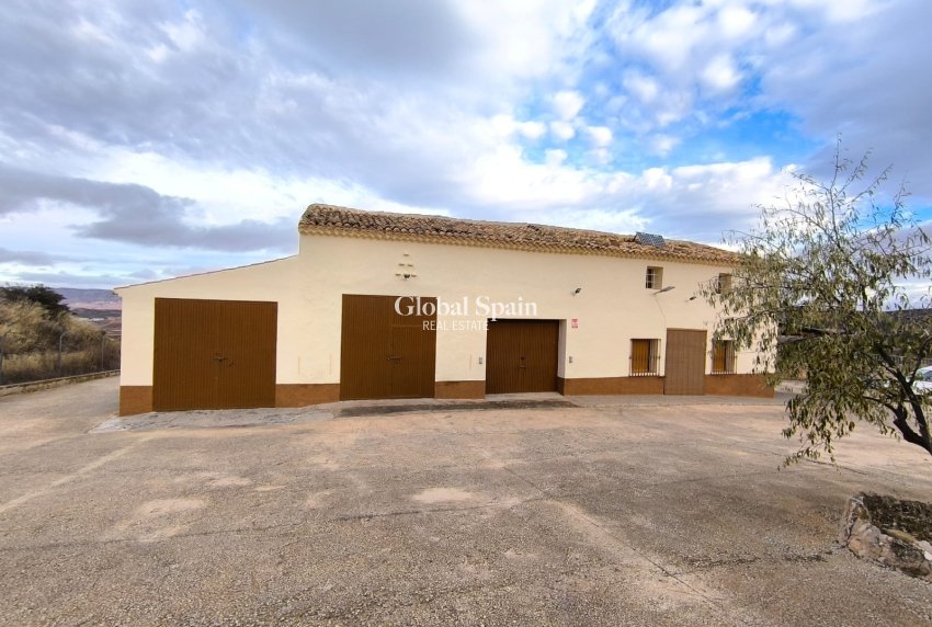 Resale - HOUSE -
YECLA - Inland