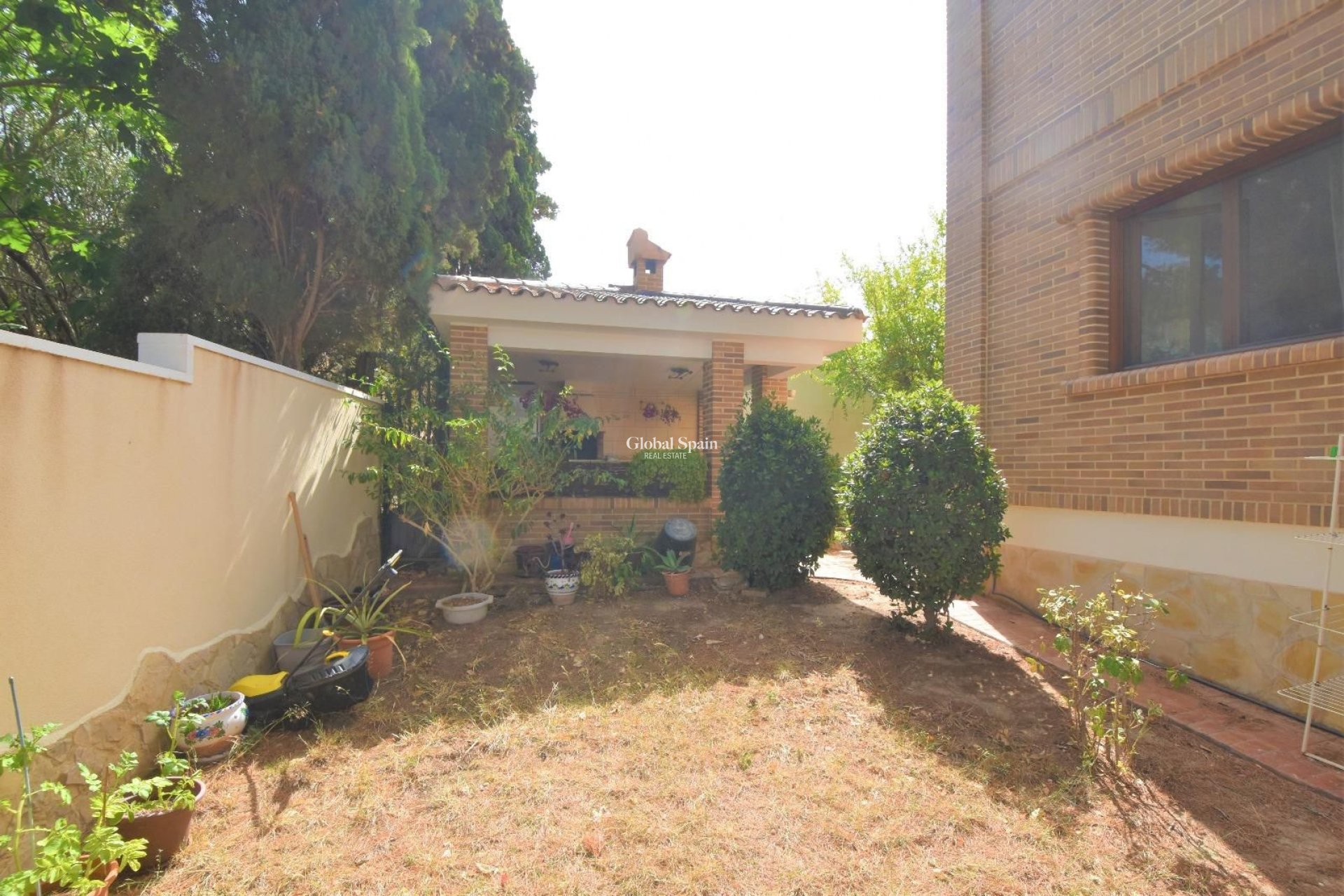 Resale - Independent villa -
CIUDAD QUESADA