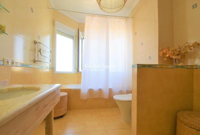 Resale - Independent villa -
CIUDAD QUESADA