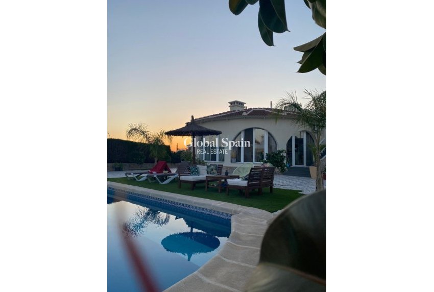 Resale - Independent villa -
CIUDAD QUESADA