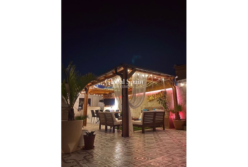 Resale - Independent villa -
CIUDAD QUESADA