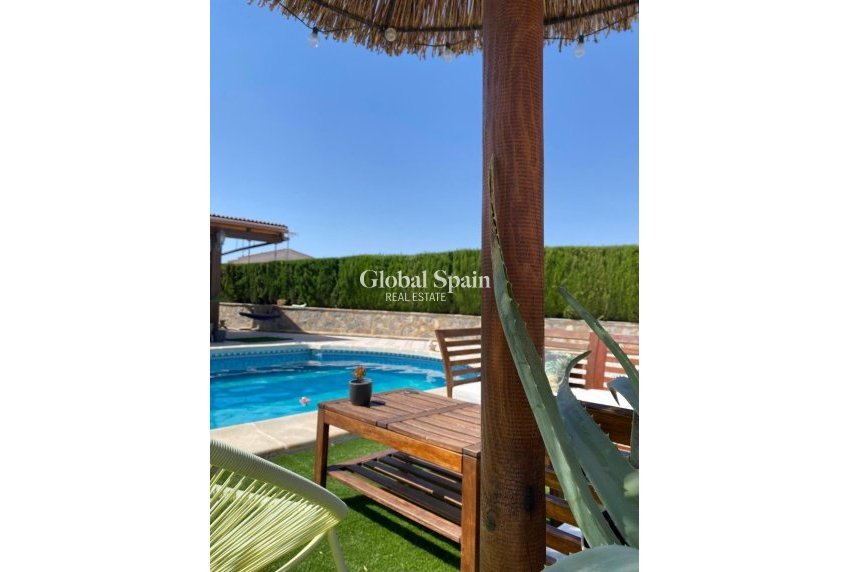 Resale - Independent villa -
CIUDAD QUESADA