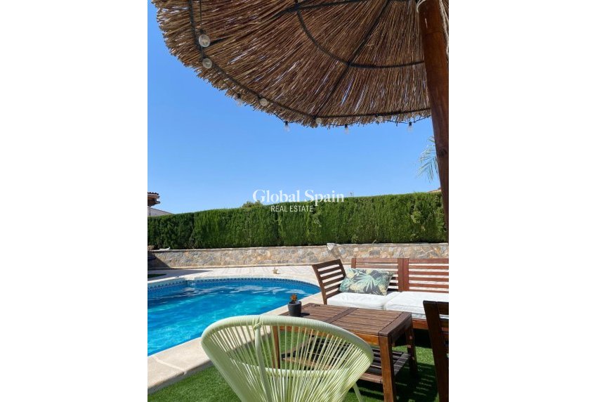 Resale - Independent villa -
CIUDAD QUESADA