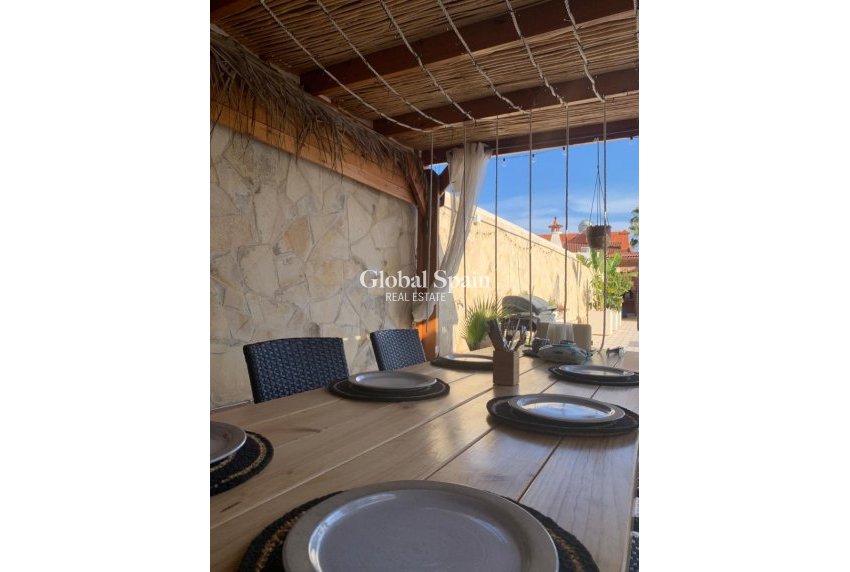 Resale - Independent villa -
CIUDAD QUESADA