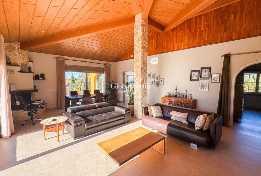 Resale - Independent villa -
ELCHE - Las Bayas