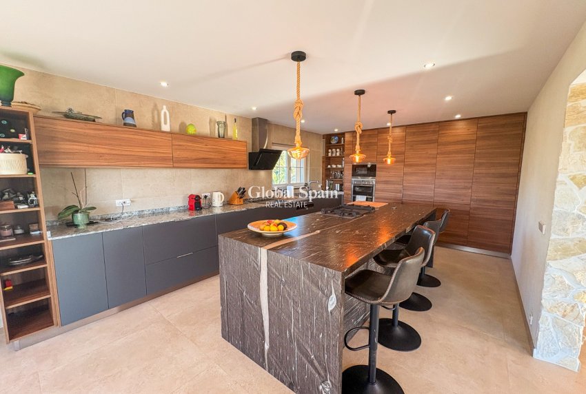 Resale - Independent villa -
ELCHE - Las Bayas