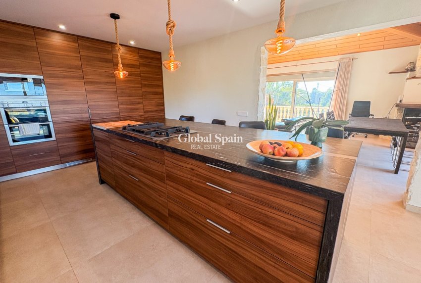 Resale - Independent villa -
ELCHE - Las Bayas