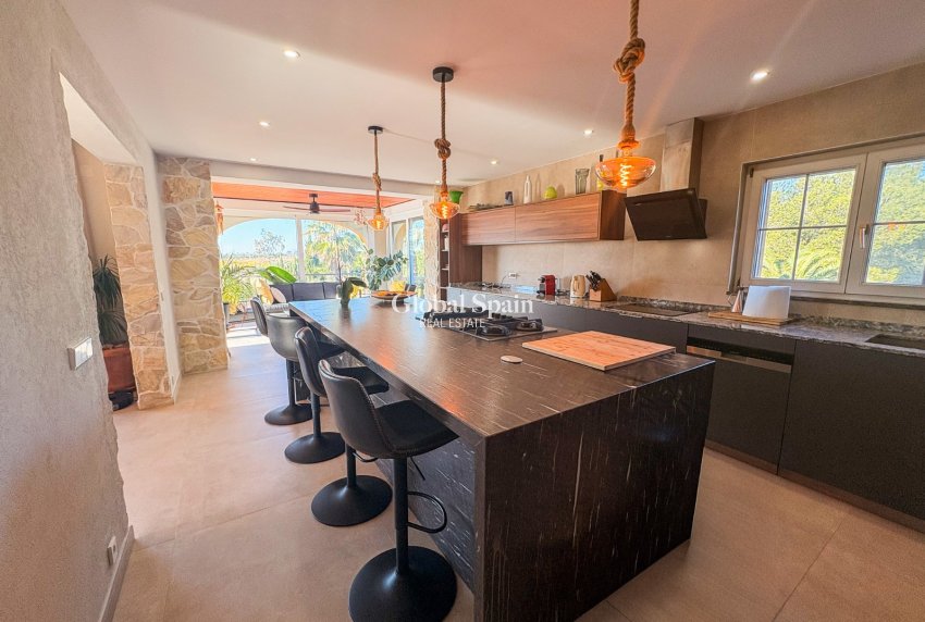 Resale - Independent villa -
ELCHE - Las Bayas