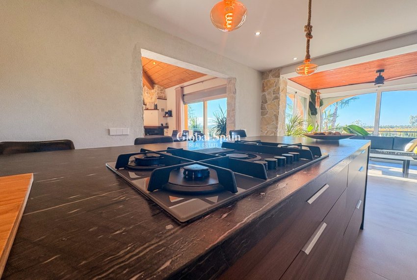 Resale - Independent villa -
ELCHE - Las Bayas