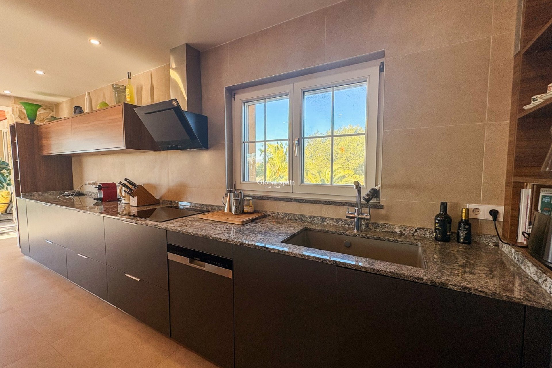 Resale - Independent villa -
ELCHE - Las Bayas