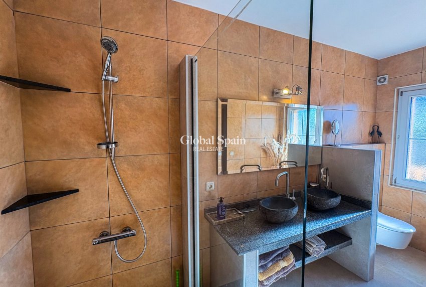 Resale - Independent villa -
ELCHE - Las Bayas